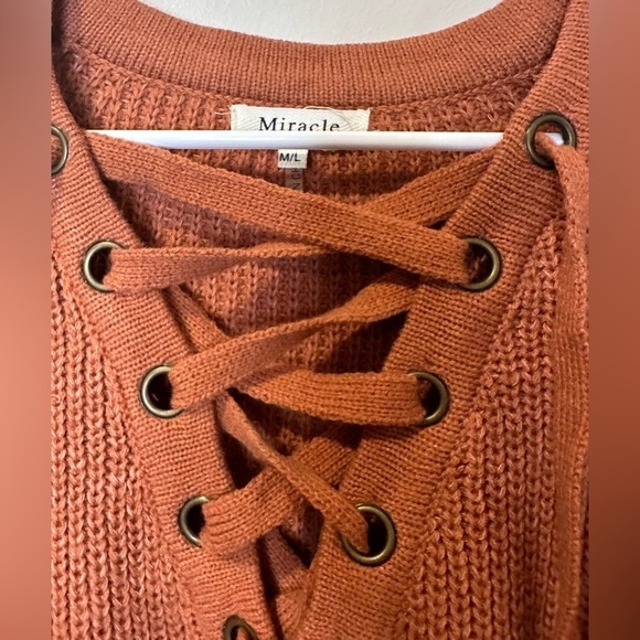 Miracle Women’s Brick Orange Criss Cross V-Neck Knit Sweater Size M/L - Picture 7 of 7